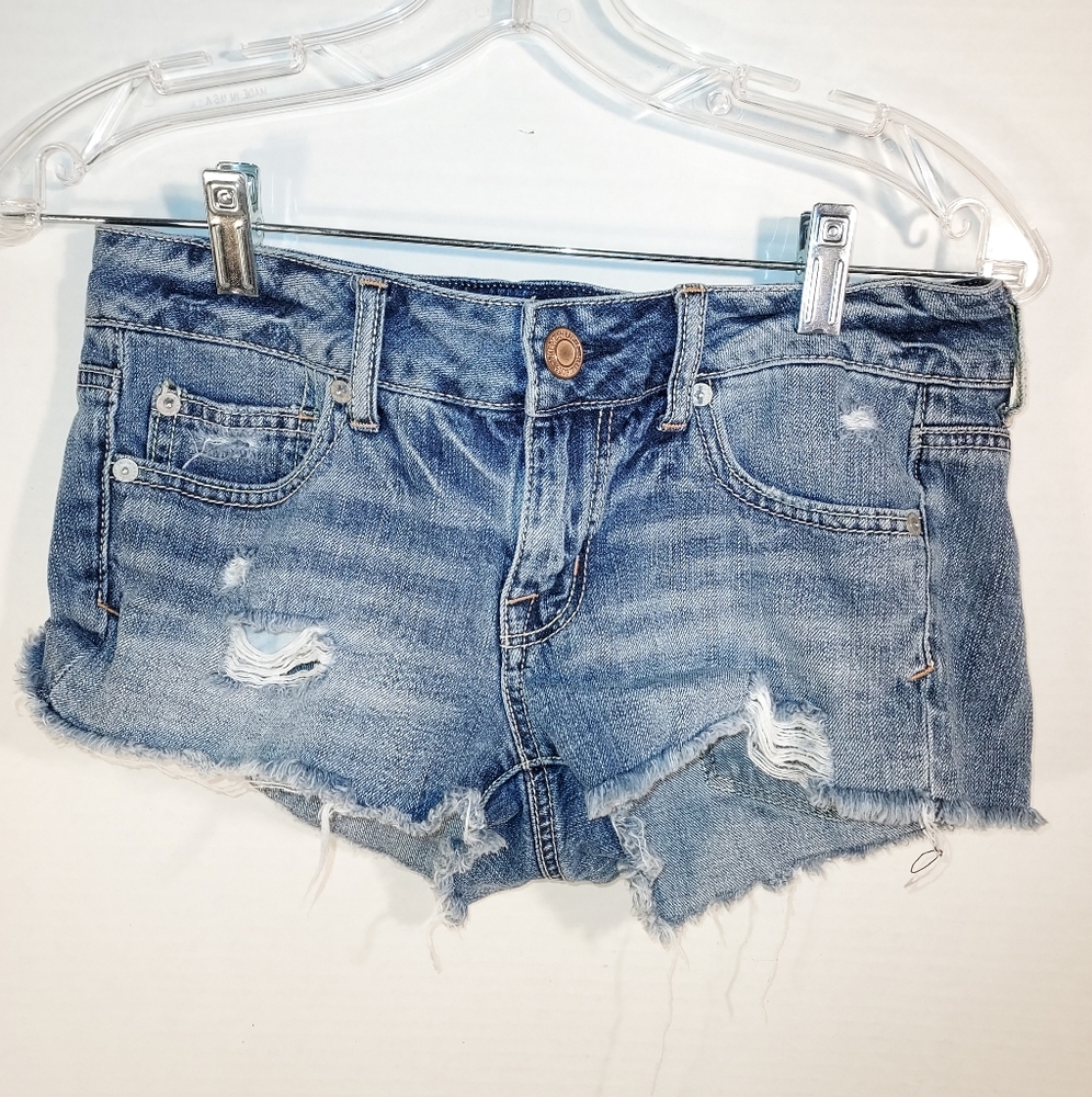 American Eagle distressed jean shorts size 4